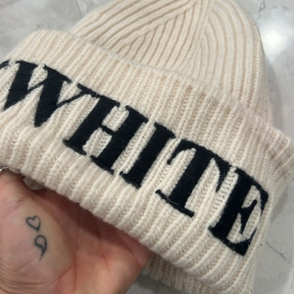 Off-White Logo Ribbed Beanie - Picture 3 of 5